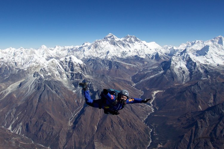 Gorak Sheep Everest Skydiving