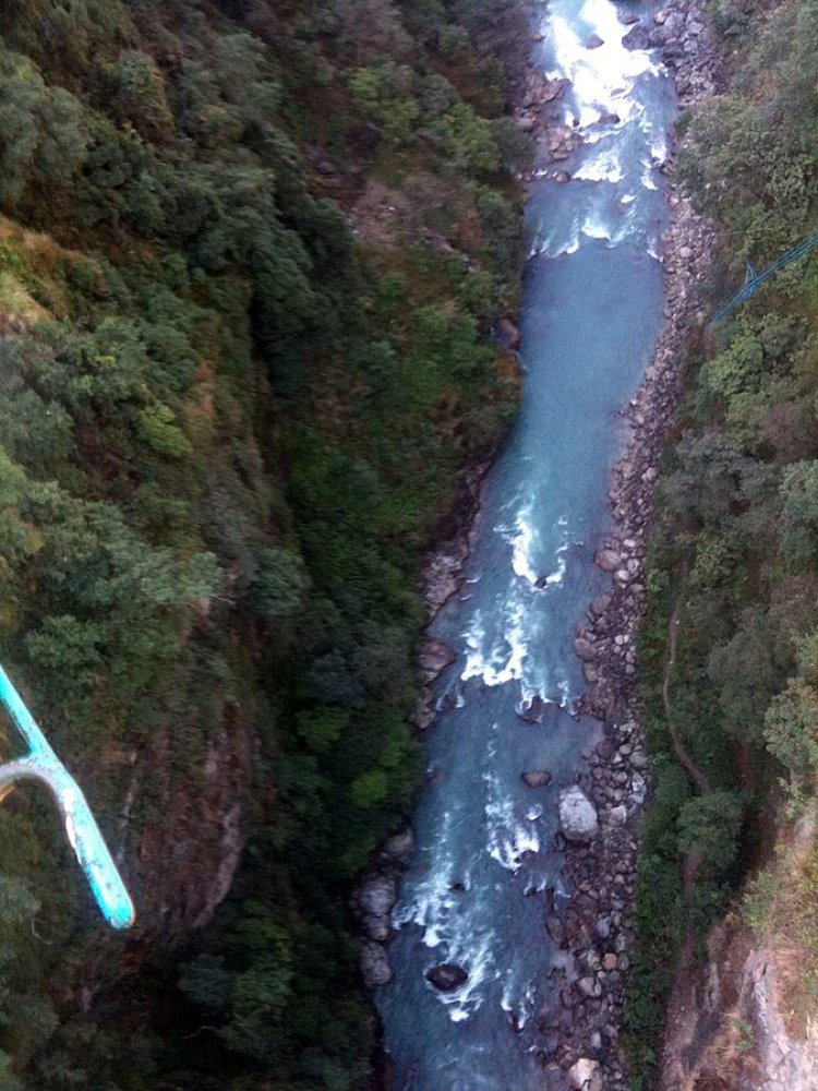 Bungee Jumping in Bhote Kosi River